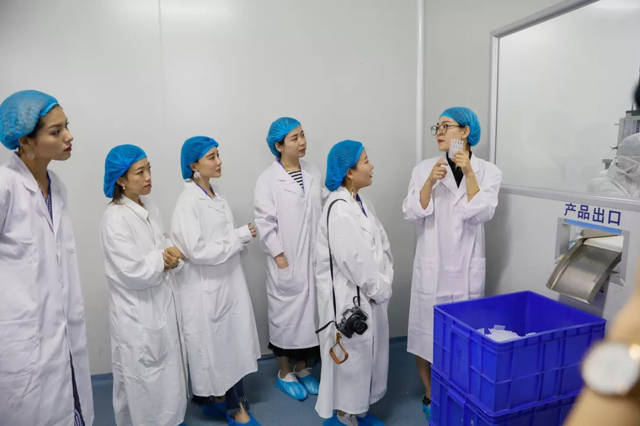 探秘华熙生物玻尿酸研发基地 行业大V亲测市面爆款，解锁化妆品背后的科技密码