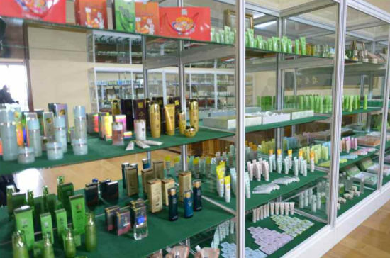 金正恩视察平壤化妆品厂 鼓励国产品牌走向世界